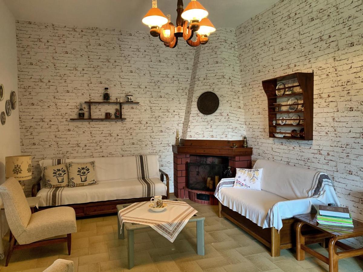 Ivonnis Garden Villa Mesimvria  Exterior photo