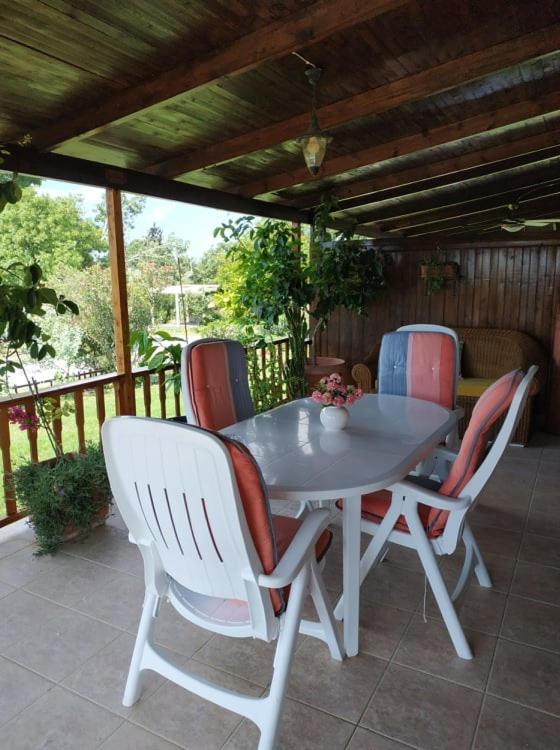 Ivonnis Garden Villa Mesimvria  Exterior photo